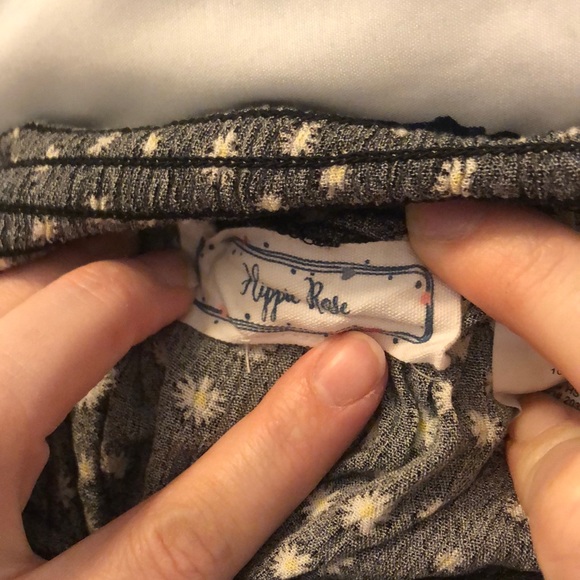 ✨Hippie Rose Black w/ white starbursts skirt (S)👧 - Picture 3 of 5